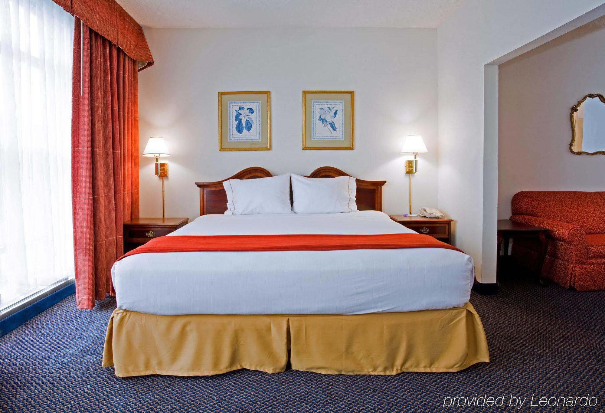Holiday Inn Express Hillsborough-Durham Area By Ihg Quarto foto