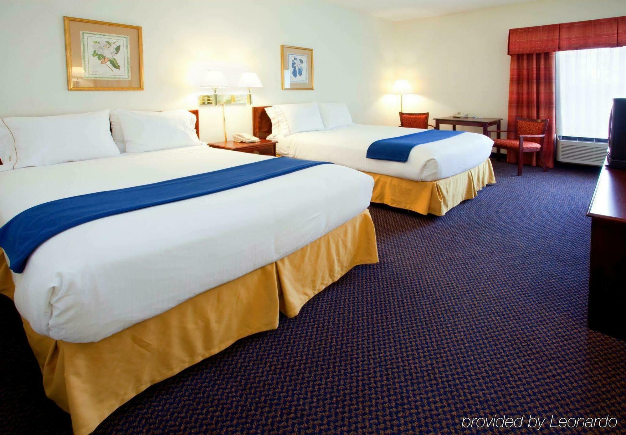 Holiday Inn Express Hillsborough-Durham Area By Ihg Exterior foto