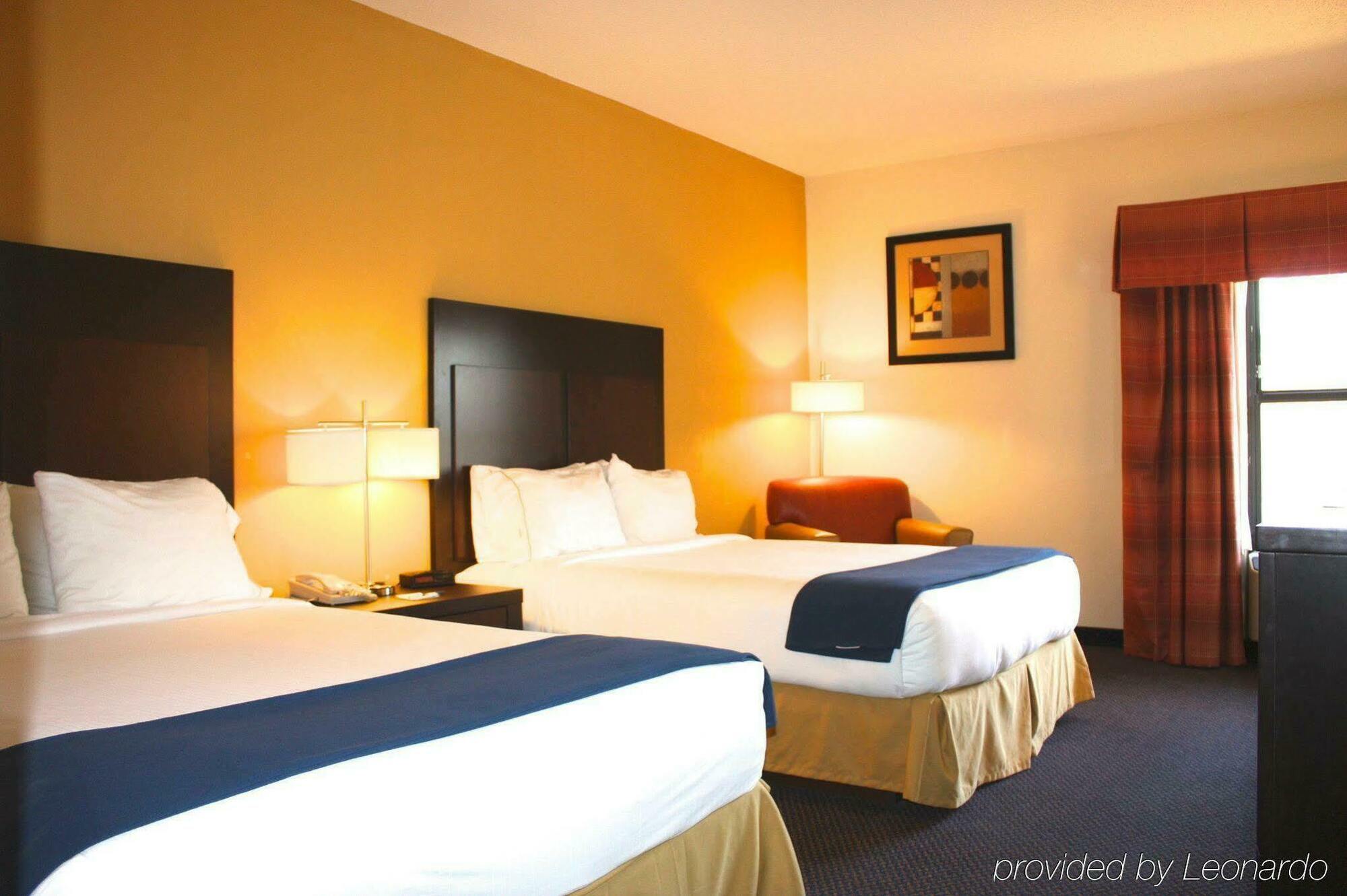 Holiday Inn Express Hillsborough-Durham Area By Ihg Exterior foto